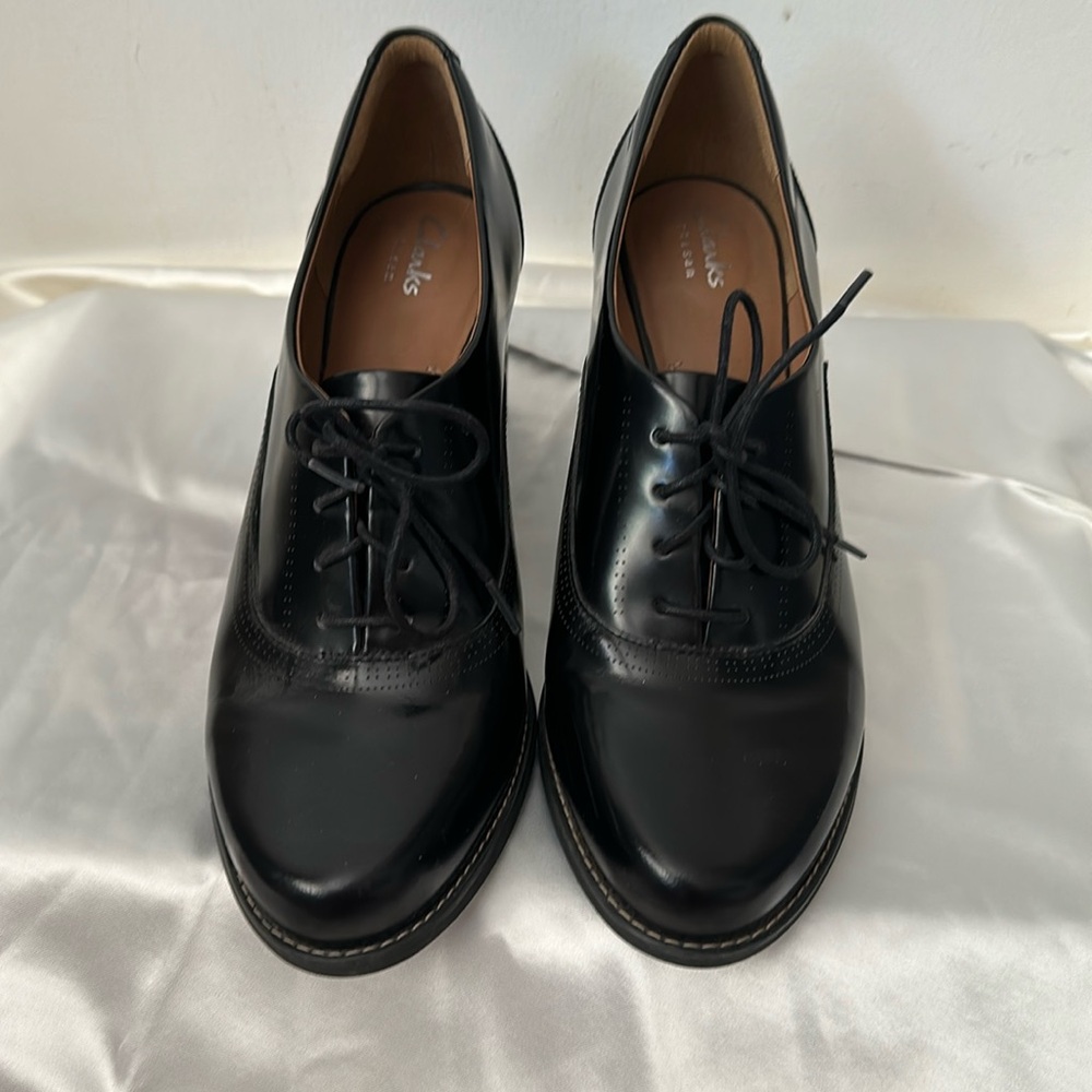 Clark’s Artisan black patent leather healed